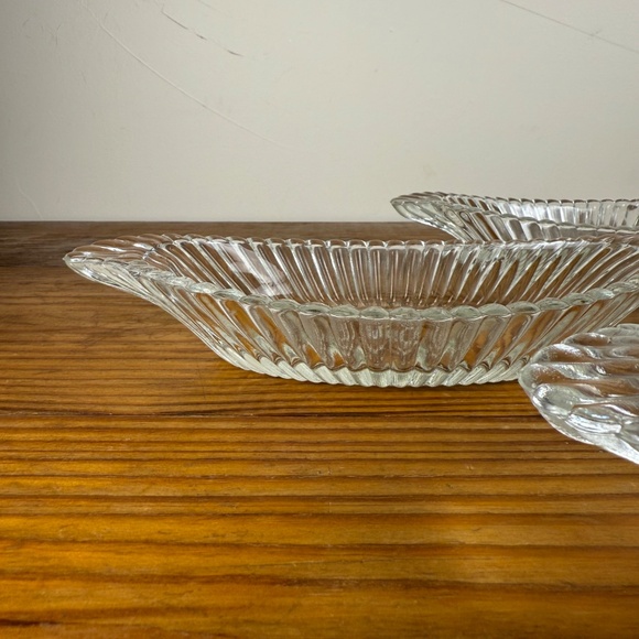 Vintage Clear Glass Dessert Bowls | Set of 4 Ribbed Oval Dishes | Mid-Century - Picture 11 of 15